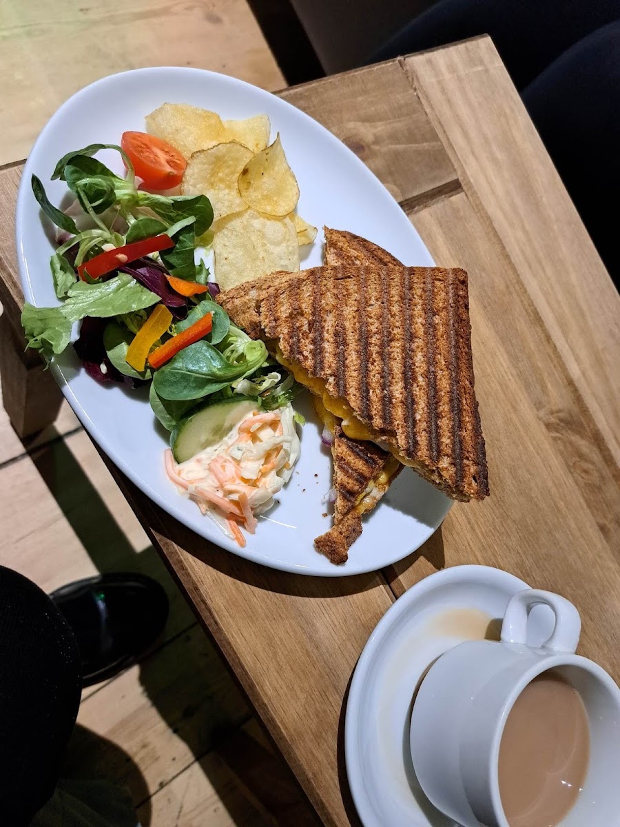 The Glass Onion Photos 2